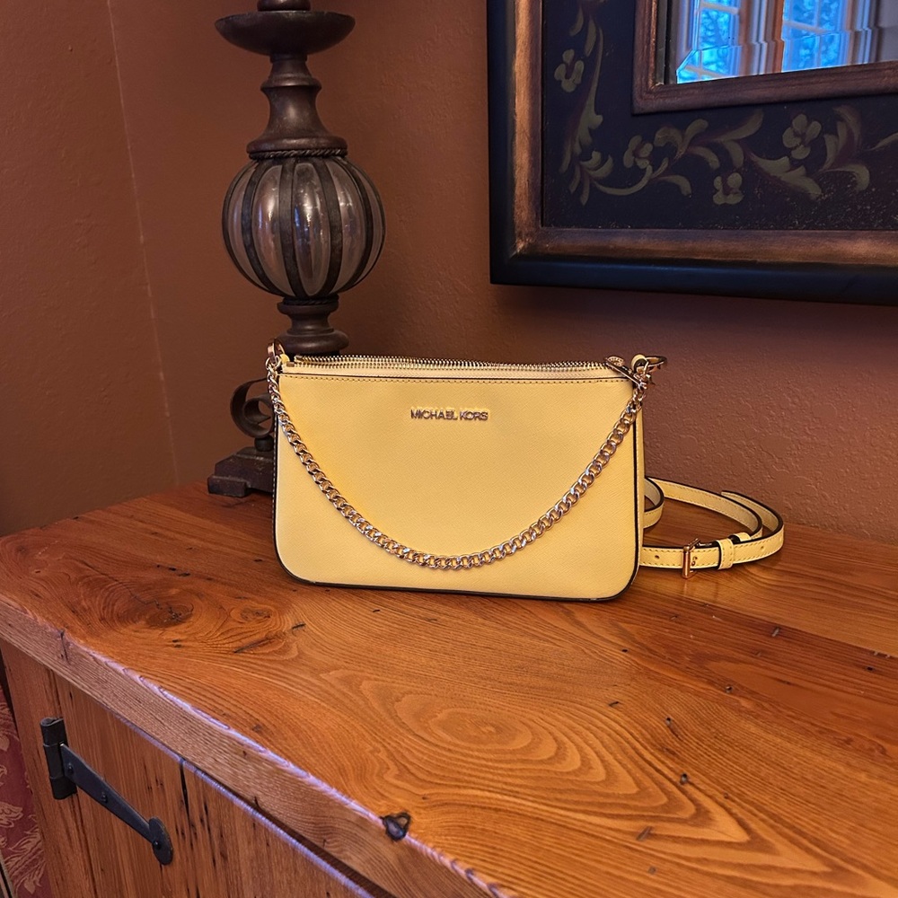 Michael Kors Jet Set travel medium Saffiano leather crossbody purse buttercup